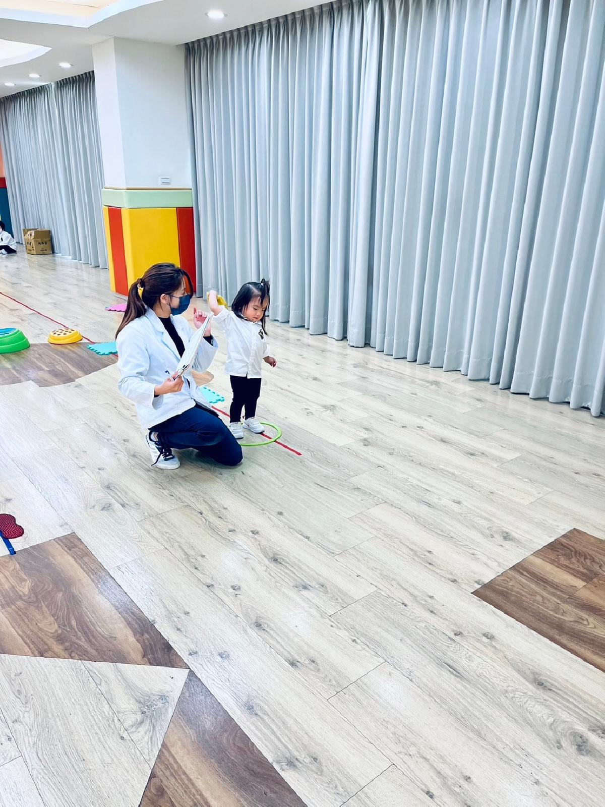 112新泰醫院~幼兒發展篩檢(粗大動作發展檢核) 112新泰醫院~幼兒發展篩檢(粗大動作發展檢核)